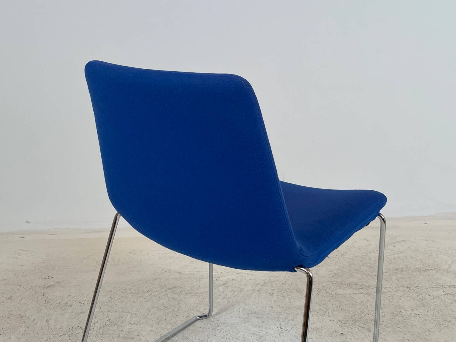 Chaise Cosmos B&B Italia par Jeffrey Bernett