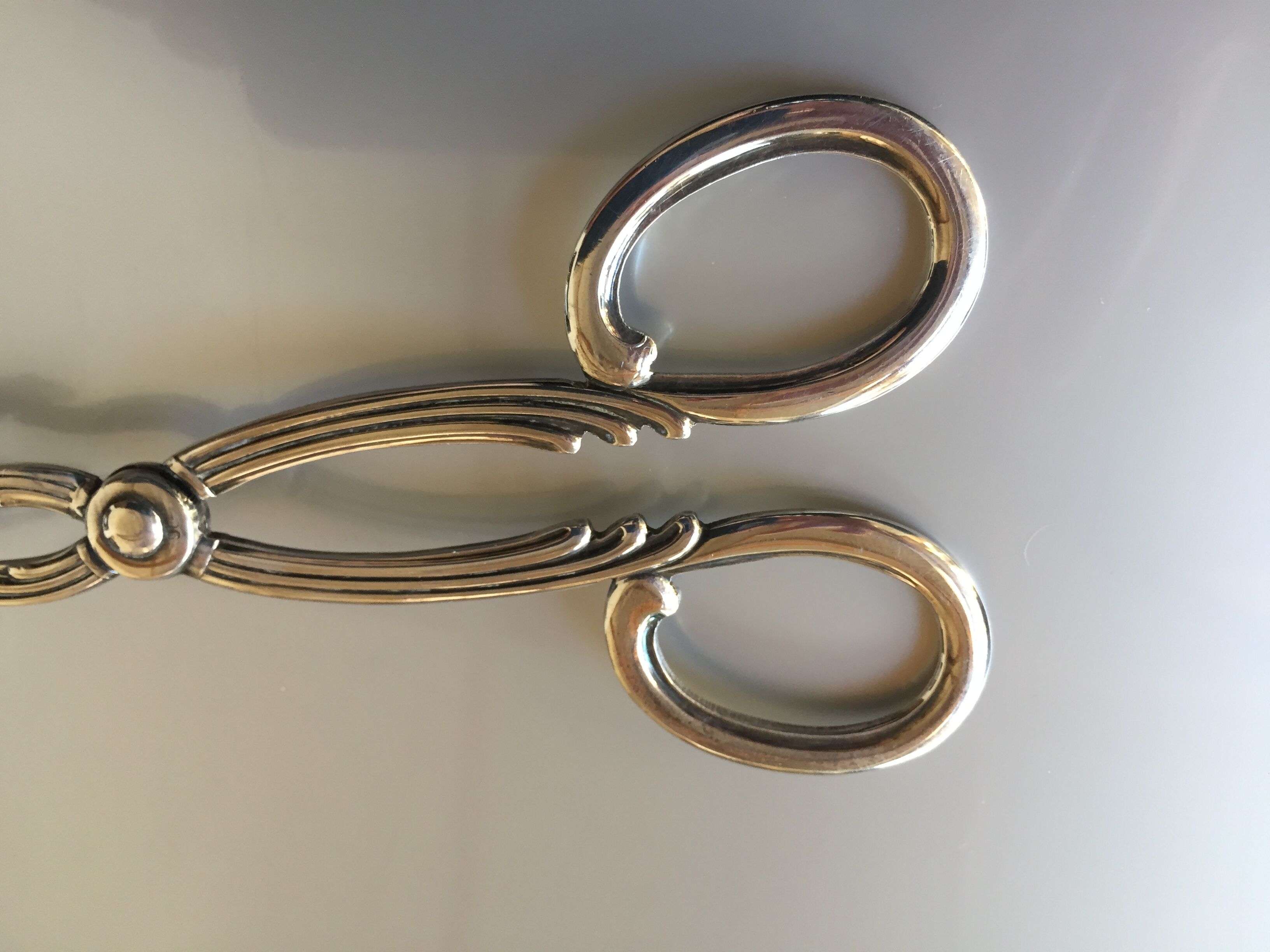 Silver metal mignardises pinch