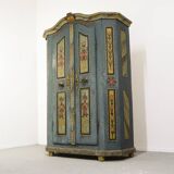 Armoire de mariée peinte à l'art populaire