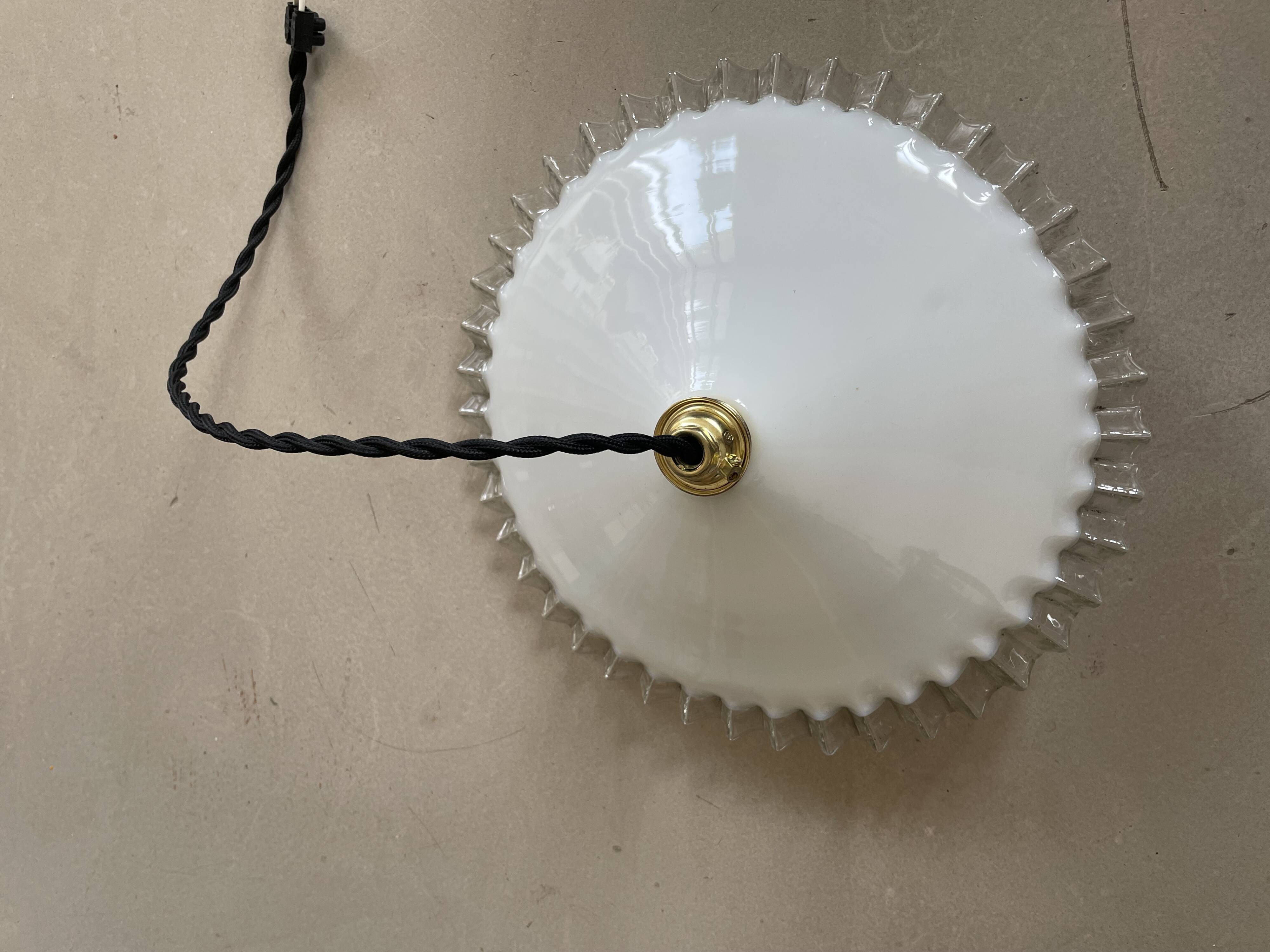 Suspension opaline ancienne