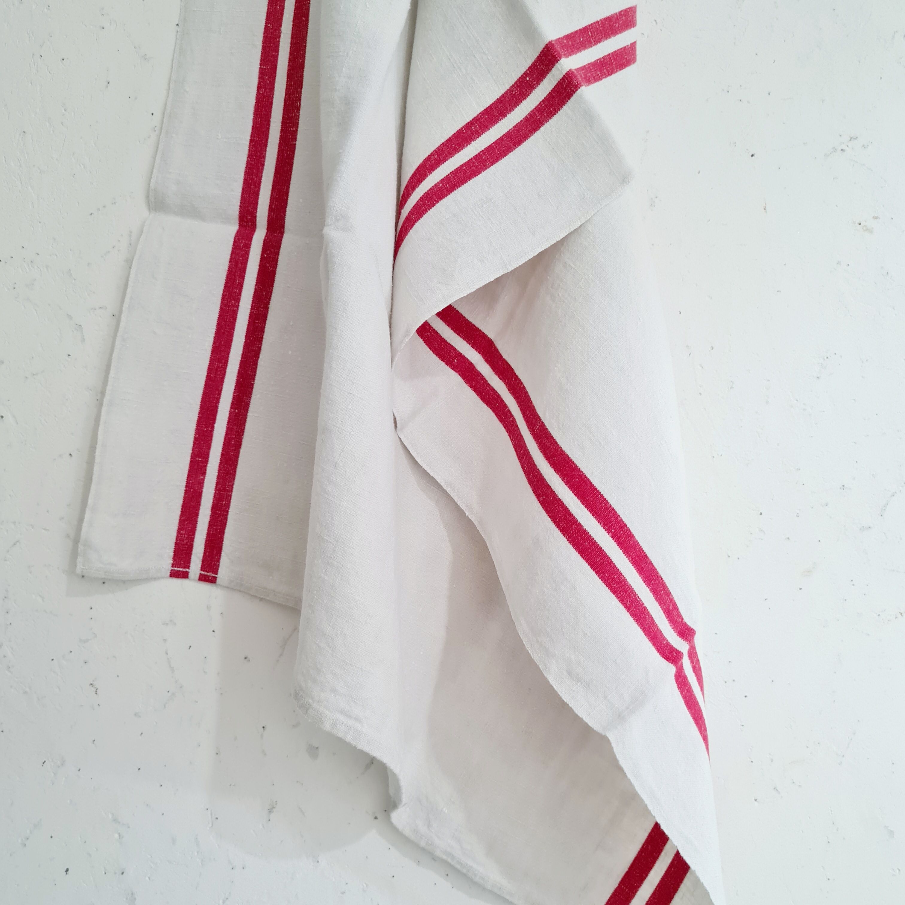 Old linen tea towels - monogrammed - red stripes - Set of 7