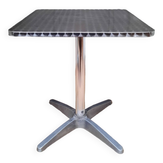 Table bistrot en metal