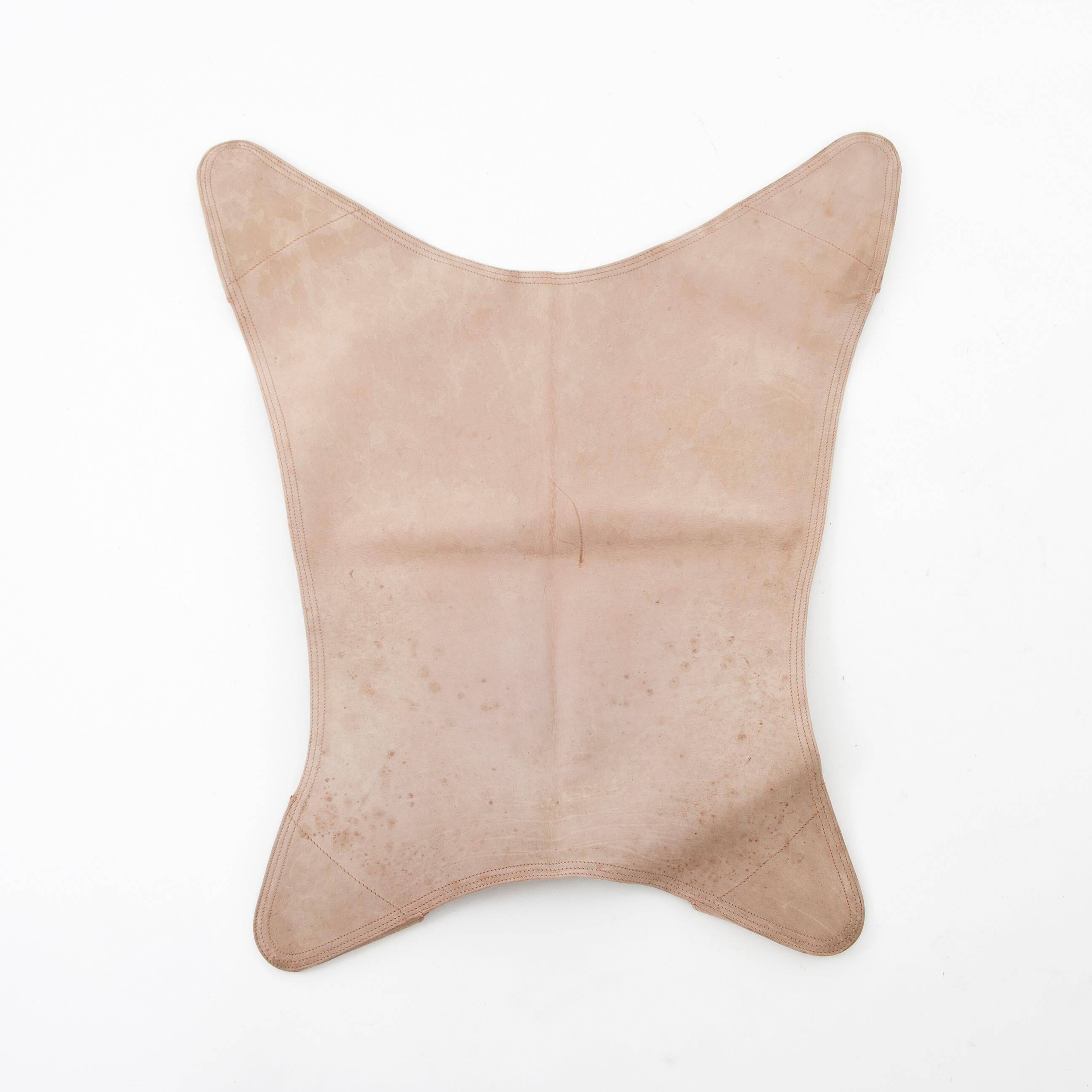 Four Fledermaus butterfly chairs in suede leather by Carl Aubock, Vienna, 1960s.