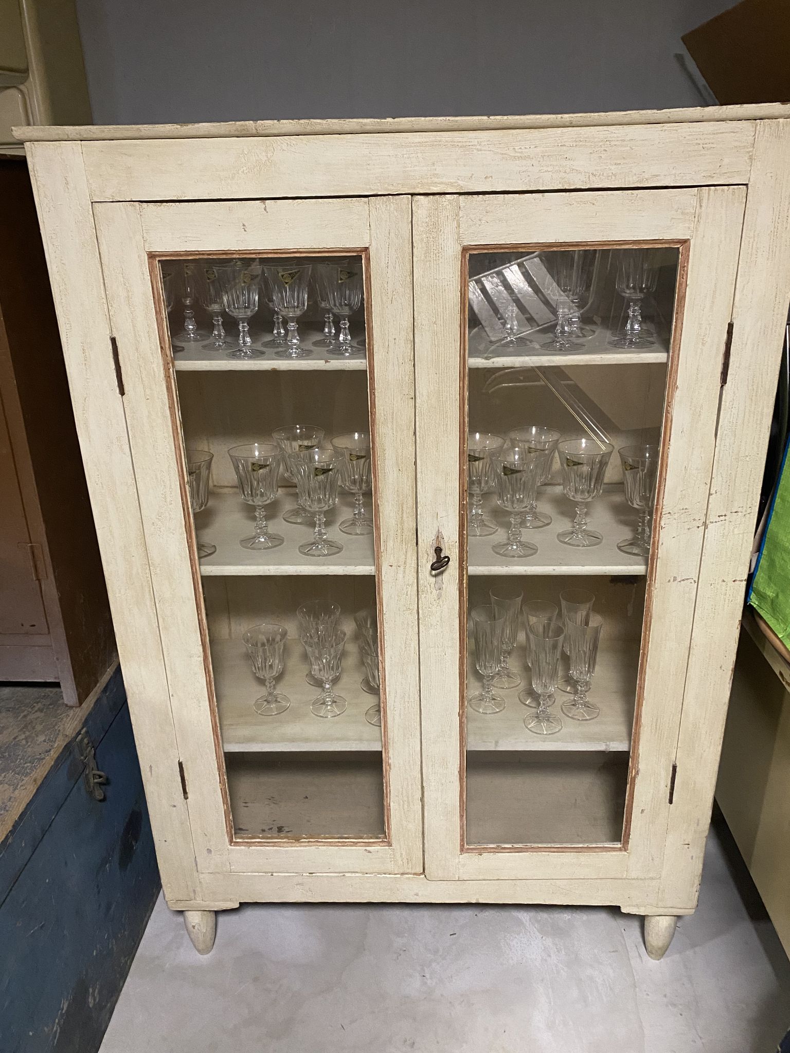 Cream patinated glass cabinet