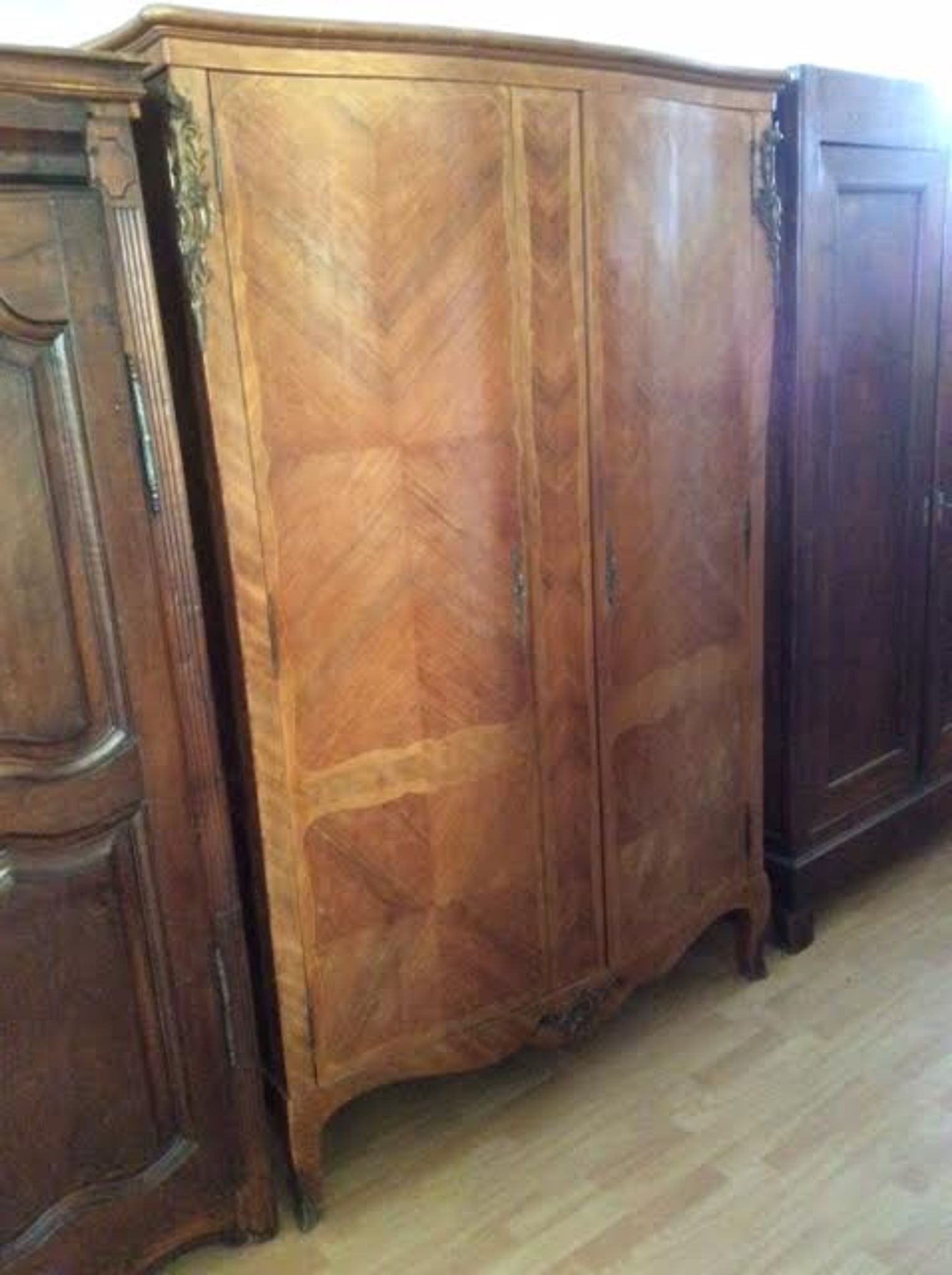 Armoire 2 portes avec placage extérieur et intérieur