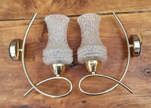 Paire d'appliques vintage laiton et verre ciselé - années 50