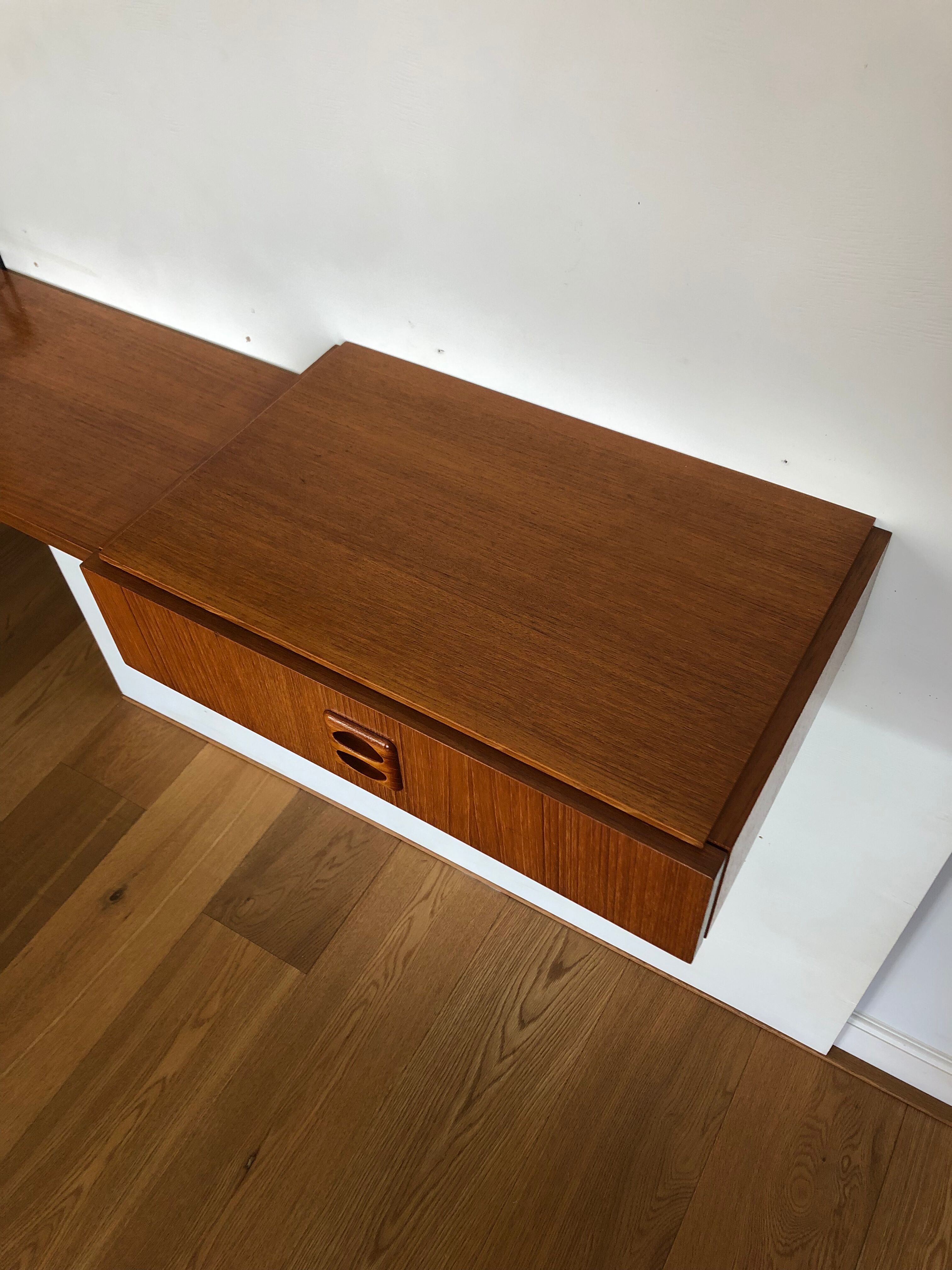 Une console murale