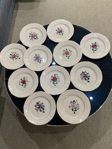 Set of 11 Digoin Sarreguemines plates