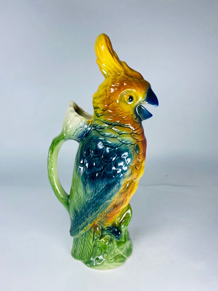 Vintage pitcher cockatoo slurry from Saint-Clément France 1920