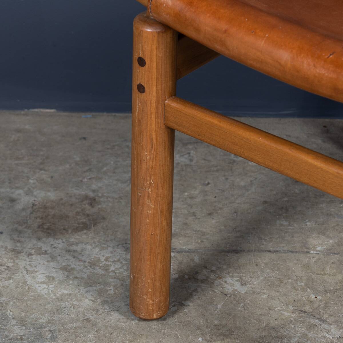 A SUPERB 20thC SET OF EIGHT ILMARI TAPIOVAARA LEATHER DINING CHAIRS c.1950