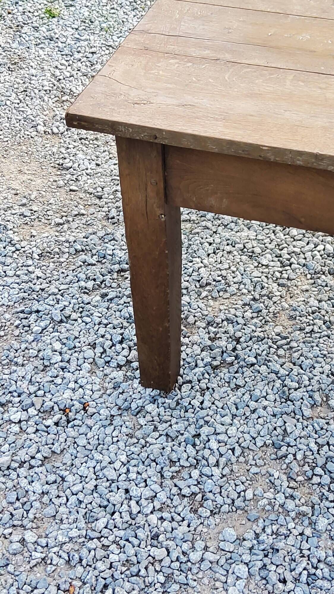 Oak farmhouse coffee table with spindle legs and one drawer, late 19th century