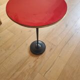 Pedestal table
