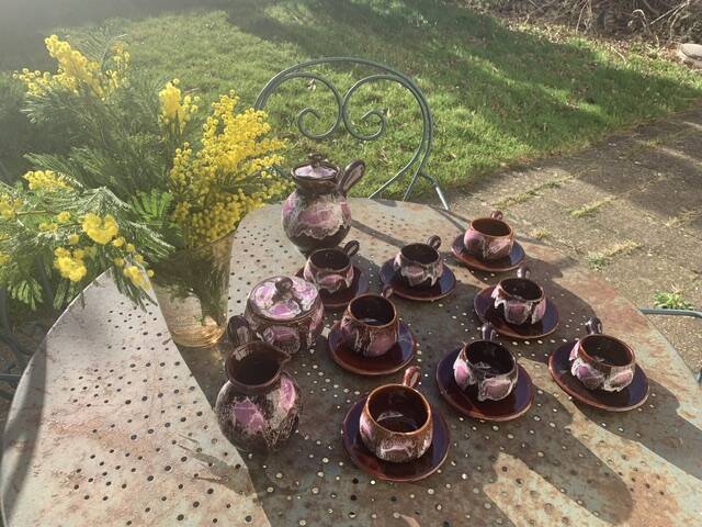 Coffee or tea service in enameled ceramic by Marius Giuge, artisan potter in Vallauris,