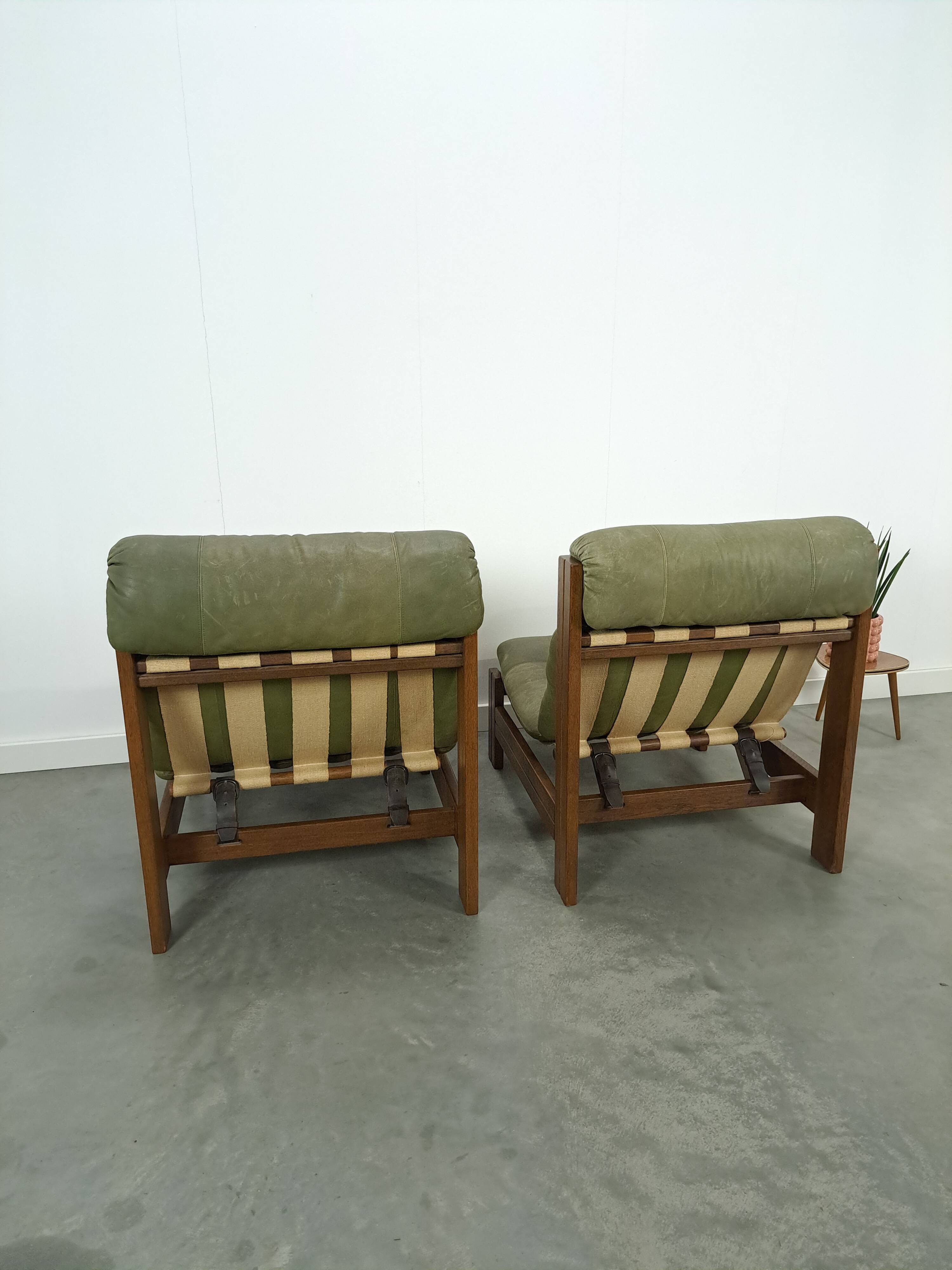 Green leather and oak wood armchair