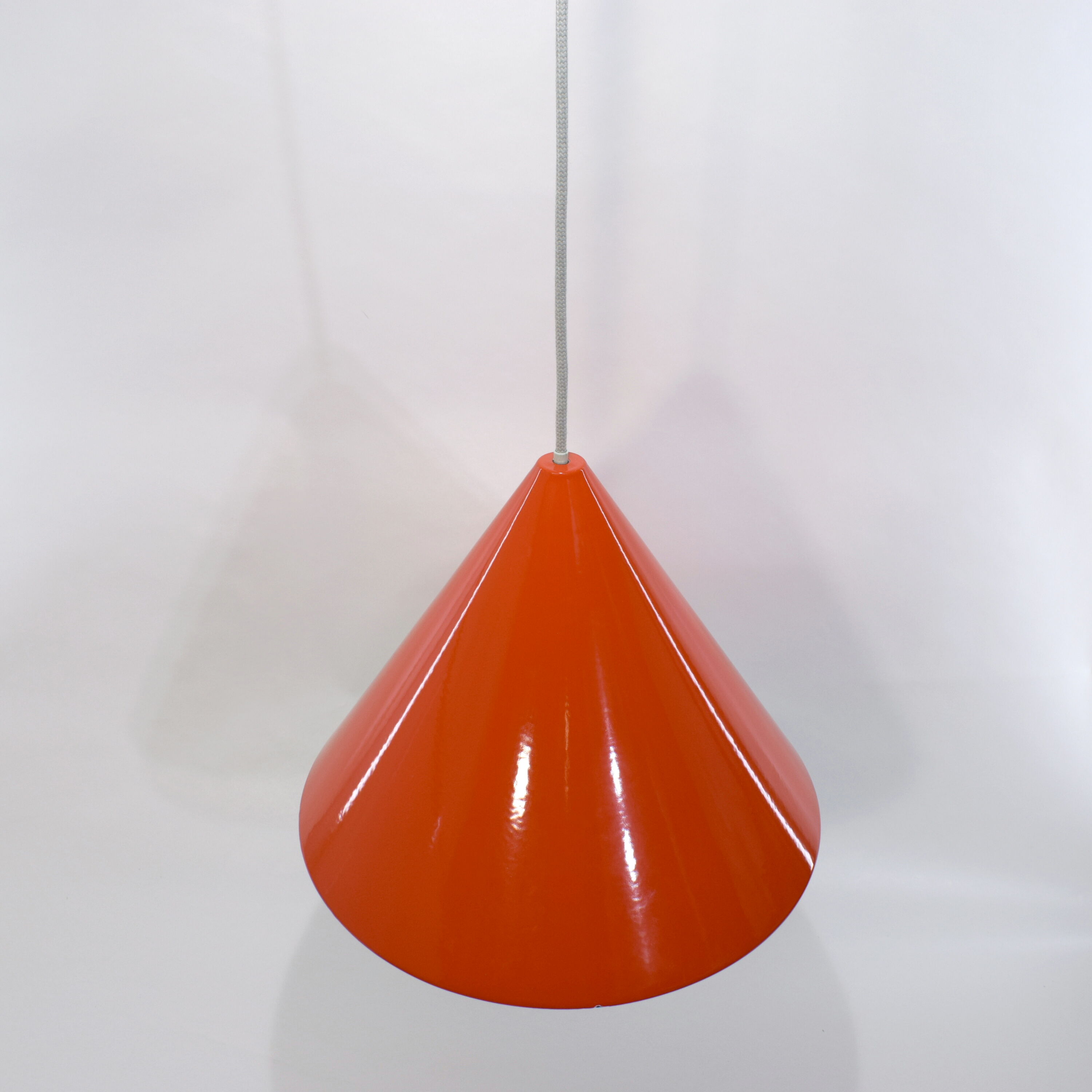 Arne Jacobsen's hanging lamp for Louis Poulsen
