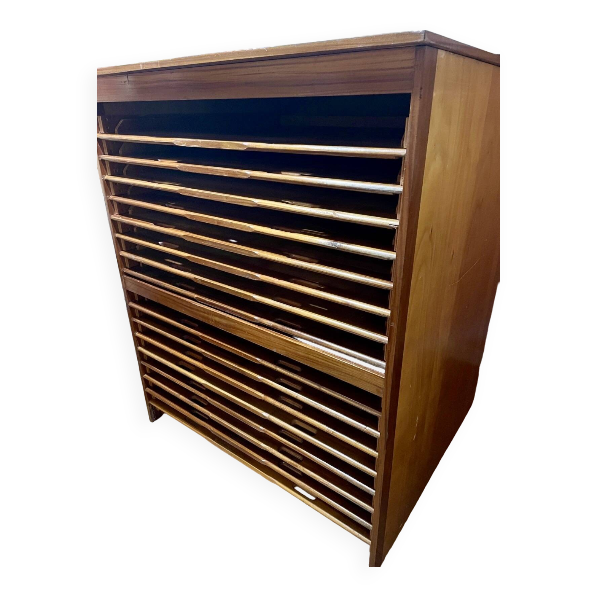 Used panel furniture at an exceptional price