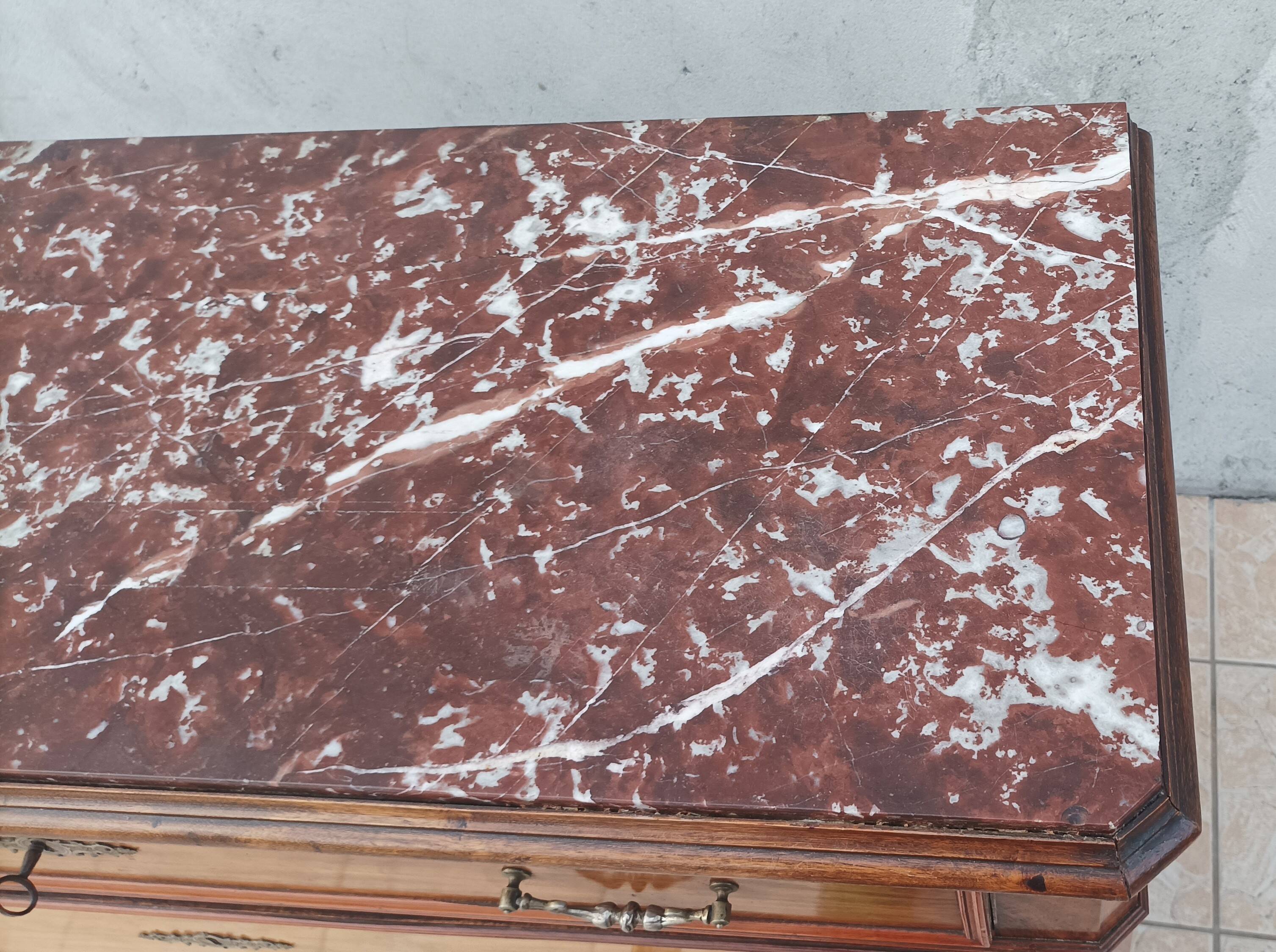 Commode Louis Philippe en noyer