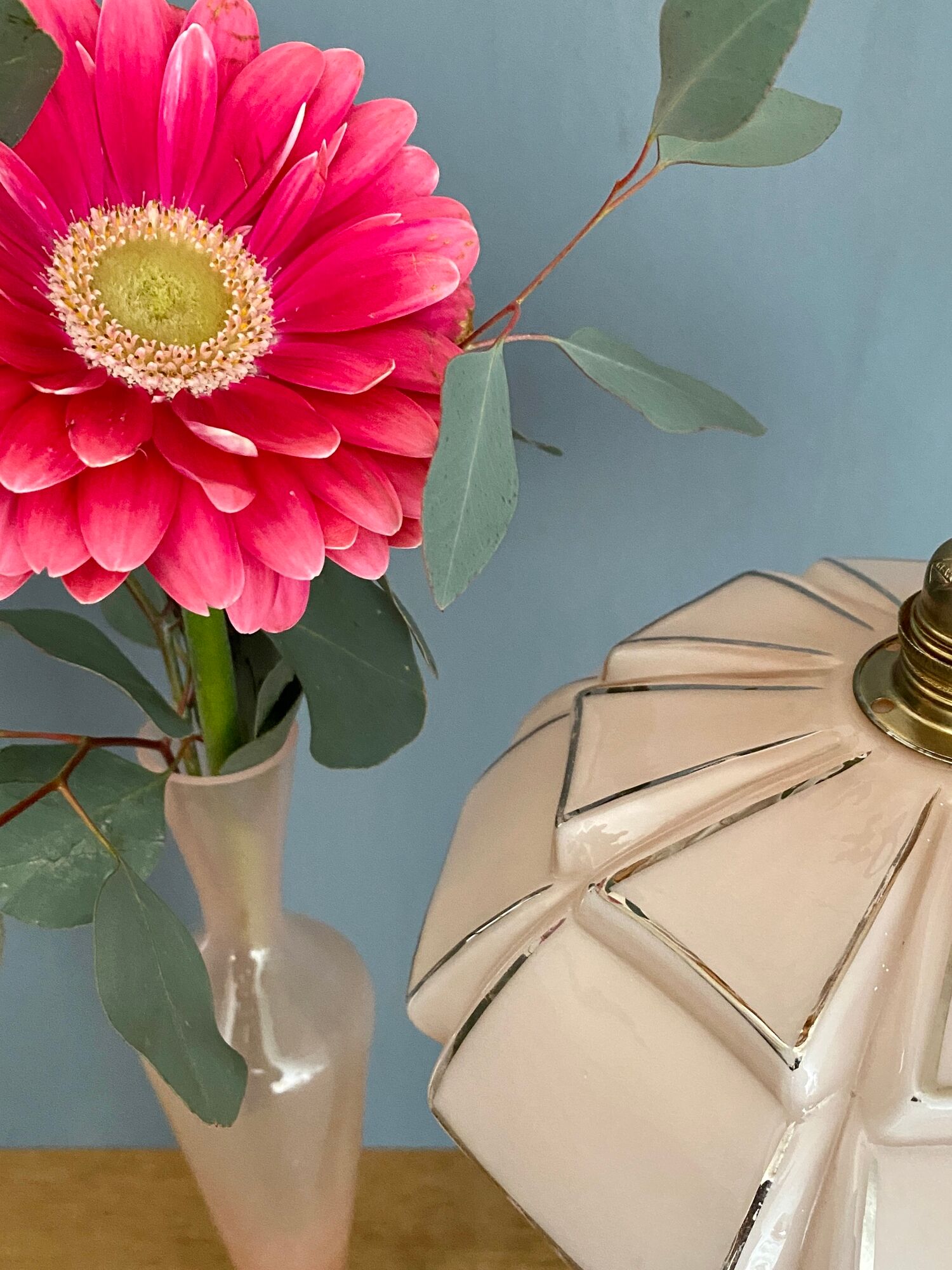 Suspension abat-jour vintage art déco en opaline rose