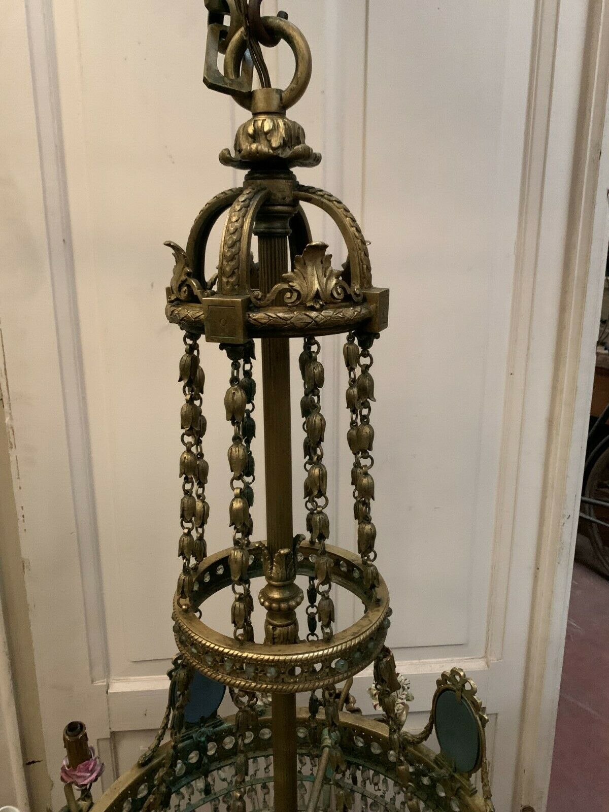 Louis XVI style chandelier in bronze and crystal pendants XIX Century