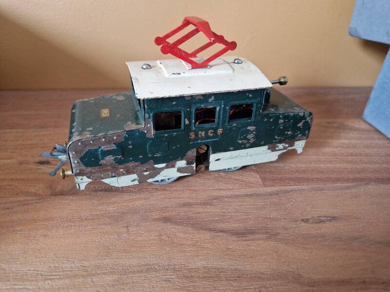 Old Louis Roussy box - LR Le Rapide - Scale O - in sheet metal from the 1940s