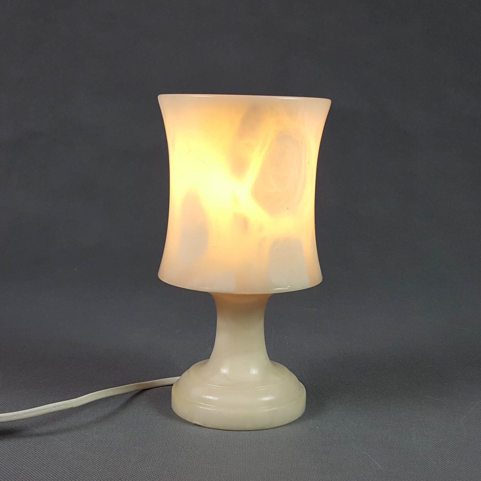 Albatre table lamp