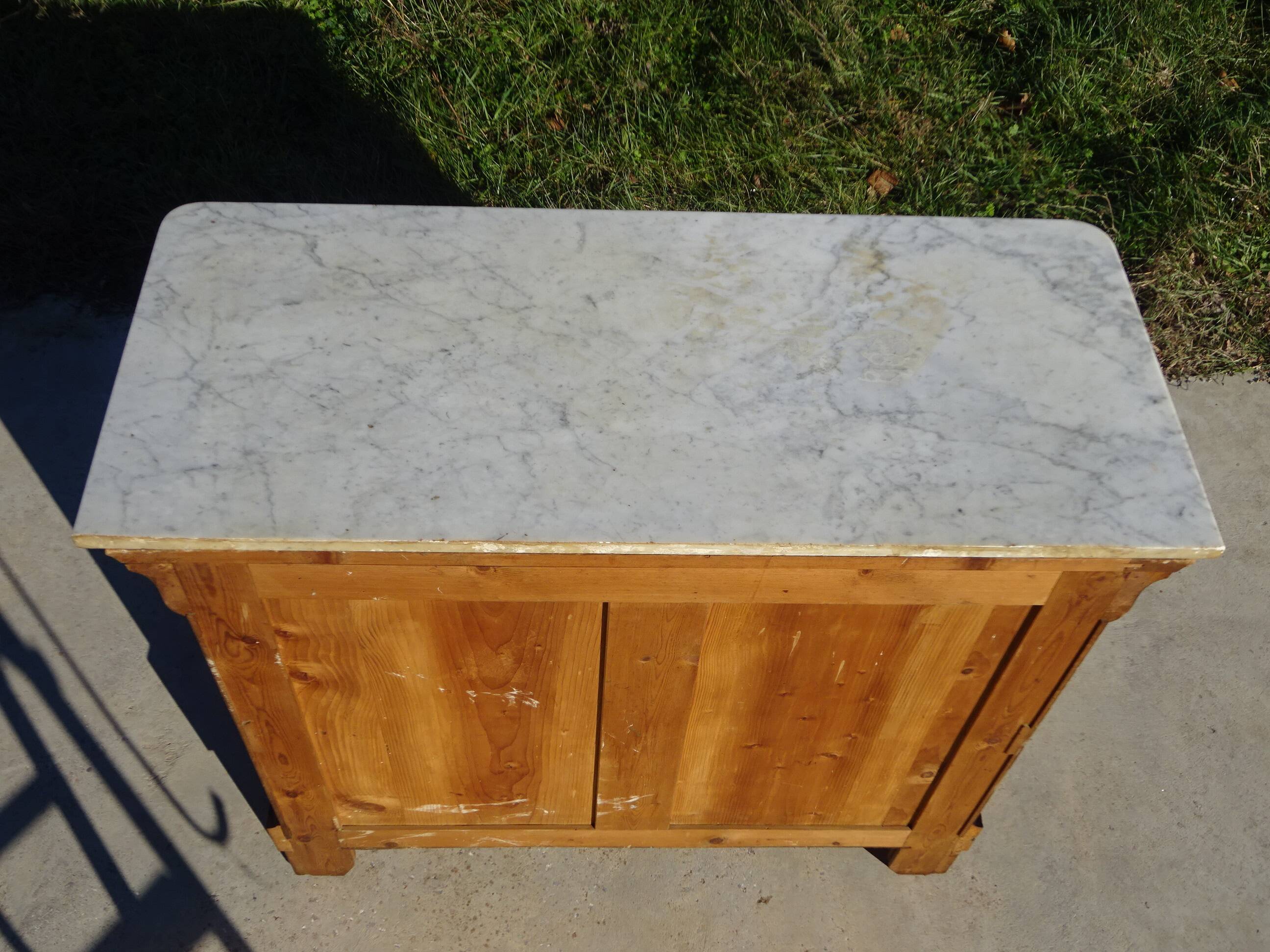 Commode en acajou et marbre blanc époque Restauration