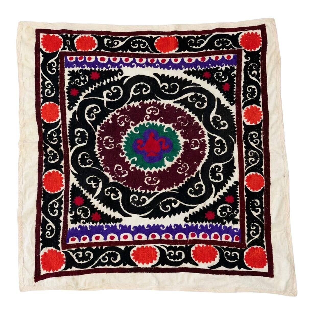 Vintage hand-embroidered tablecloth 115x124 cm