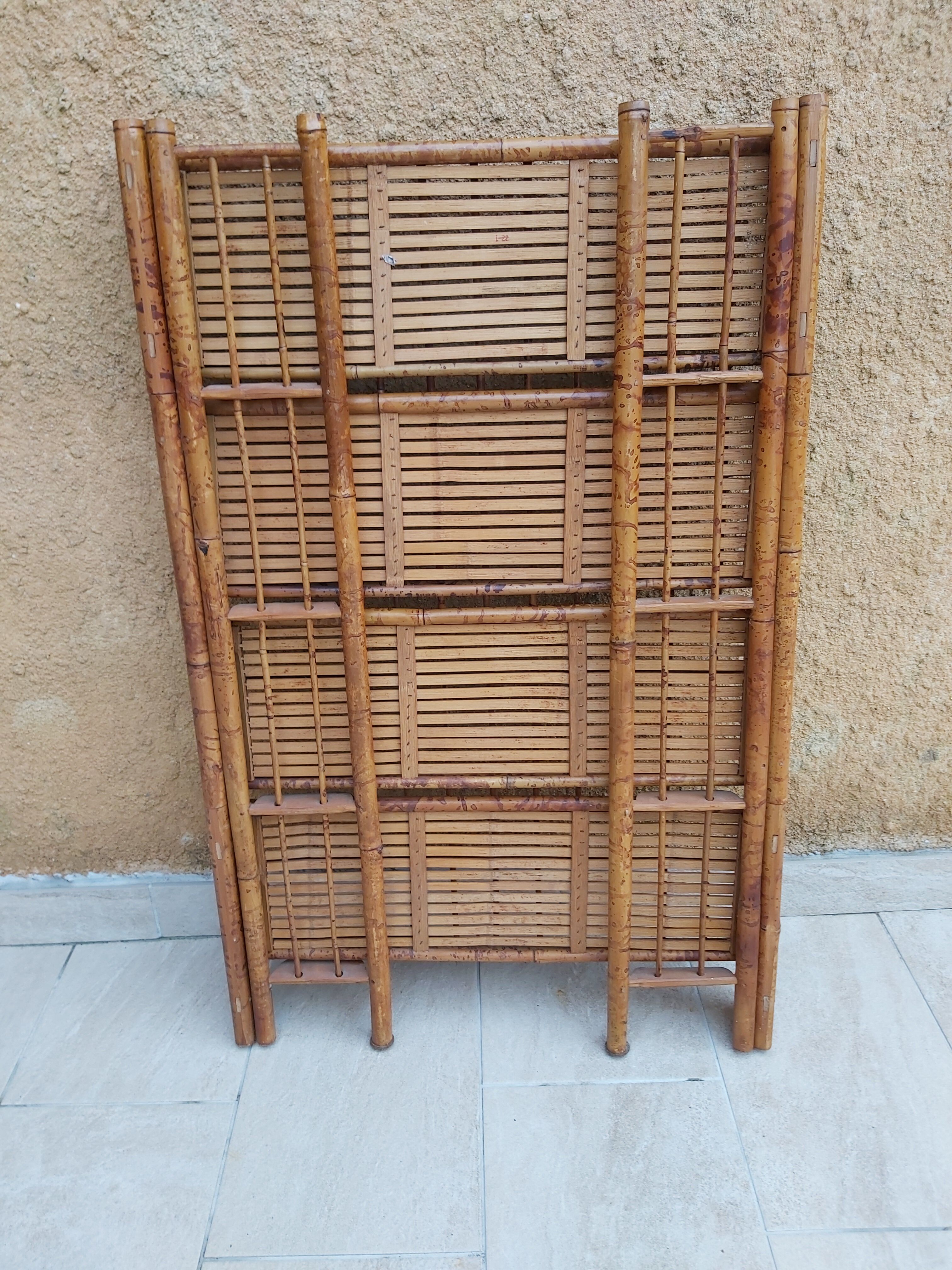 Étagère pliable en bambou et rotin