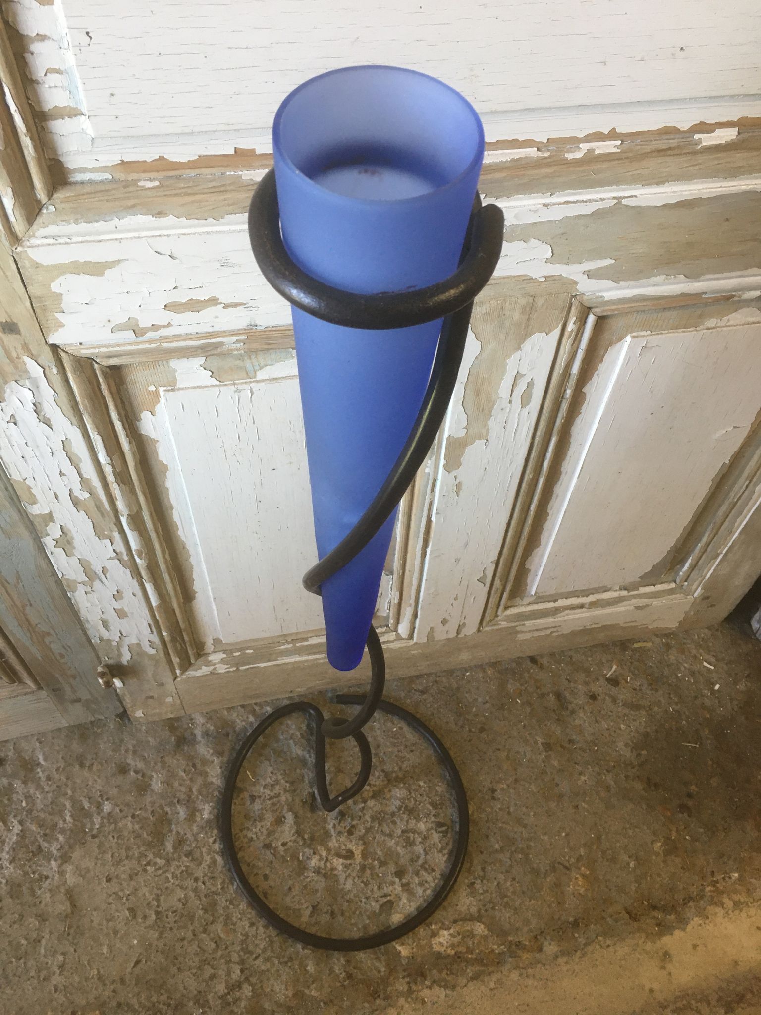Vase/soliflore de sol sur pied en métal