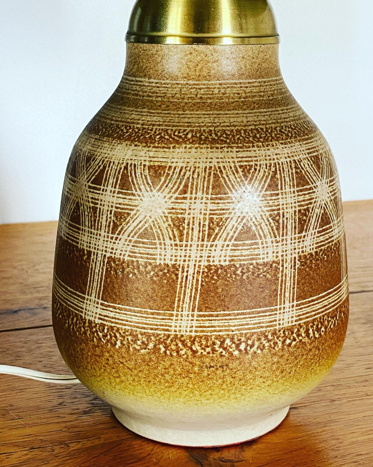 Table lamp