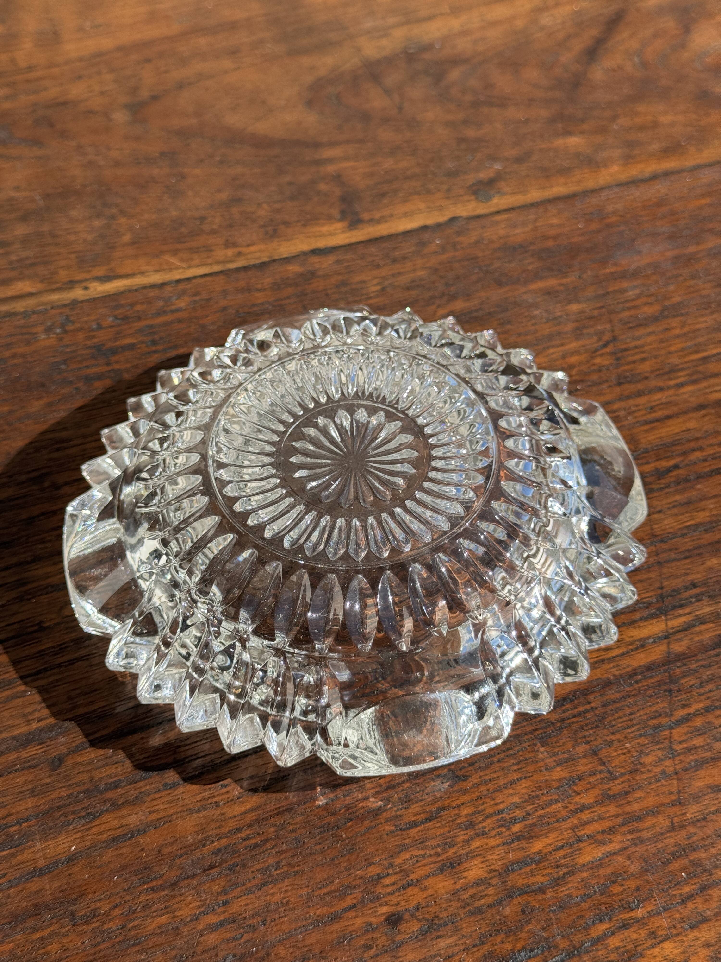 Classic glass ashtray with rose design and cigarette holder D13