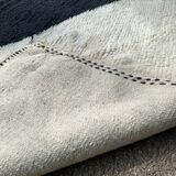 Moroccan rug in natural wool 250cm x 150cm