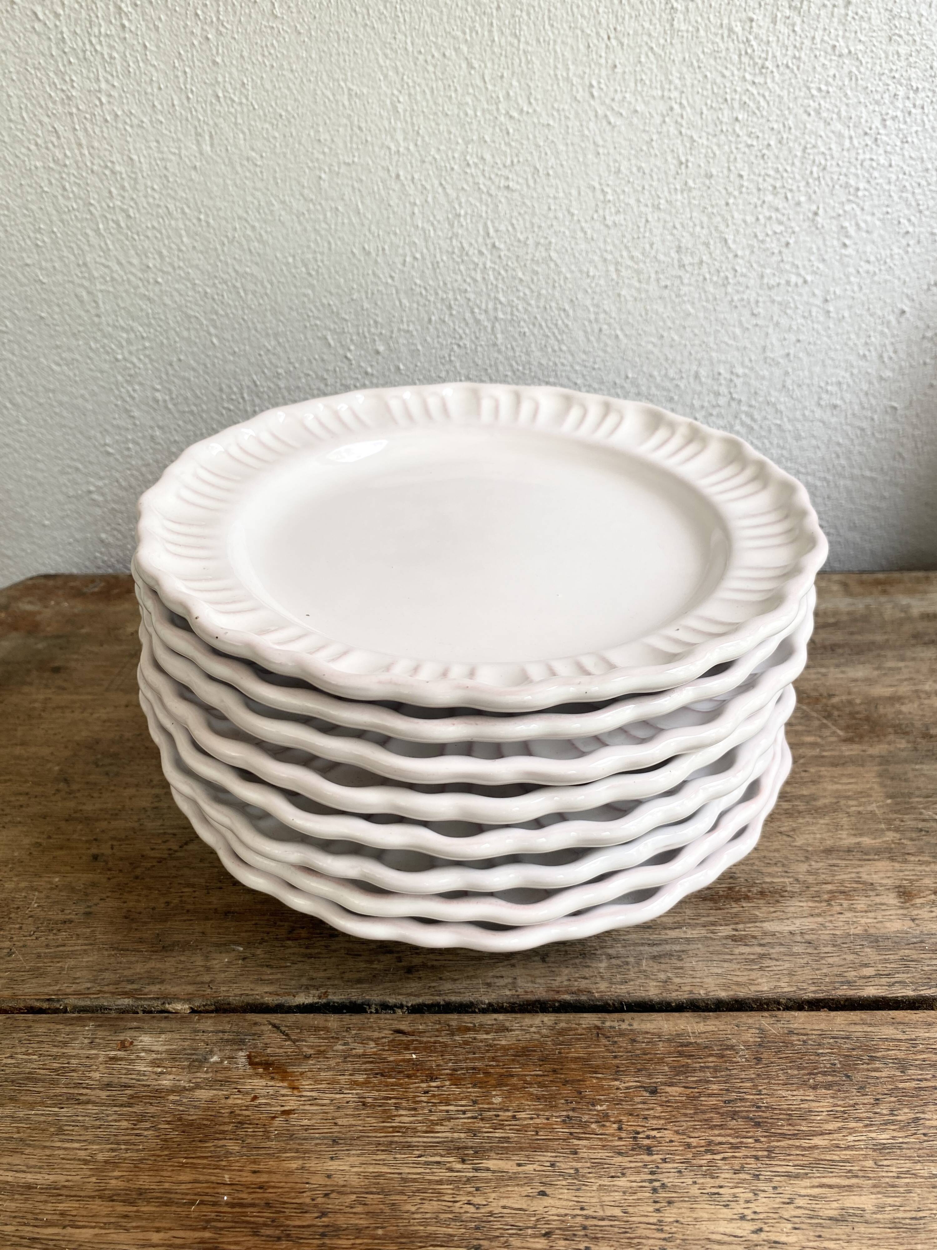 8 Provençal enamelled earthenware plates