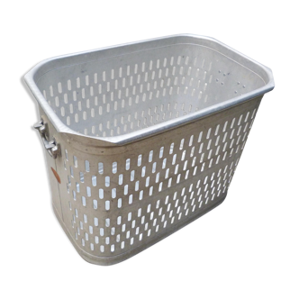 Basket in aluminum