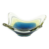 Plat en verre artistique avec forme organique en bleu et jaune, Europe, années 1970.