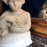 Cherub bust 19th century La Becquée petit enfant et oiseau figurine bébé angelot enamelled white