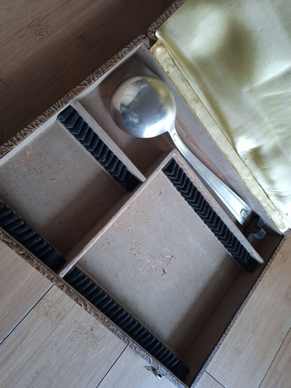 Menagere en coffret art deco en coffret 36 pieces