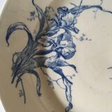 Gien Iris 19th-19th-seeded flower and dragonfly dish