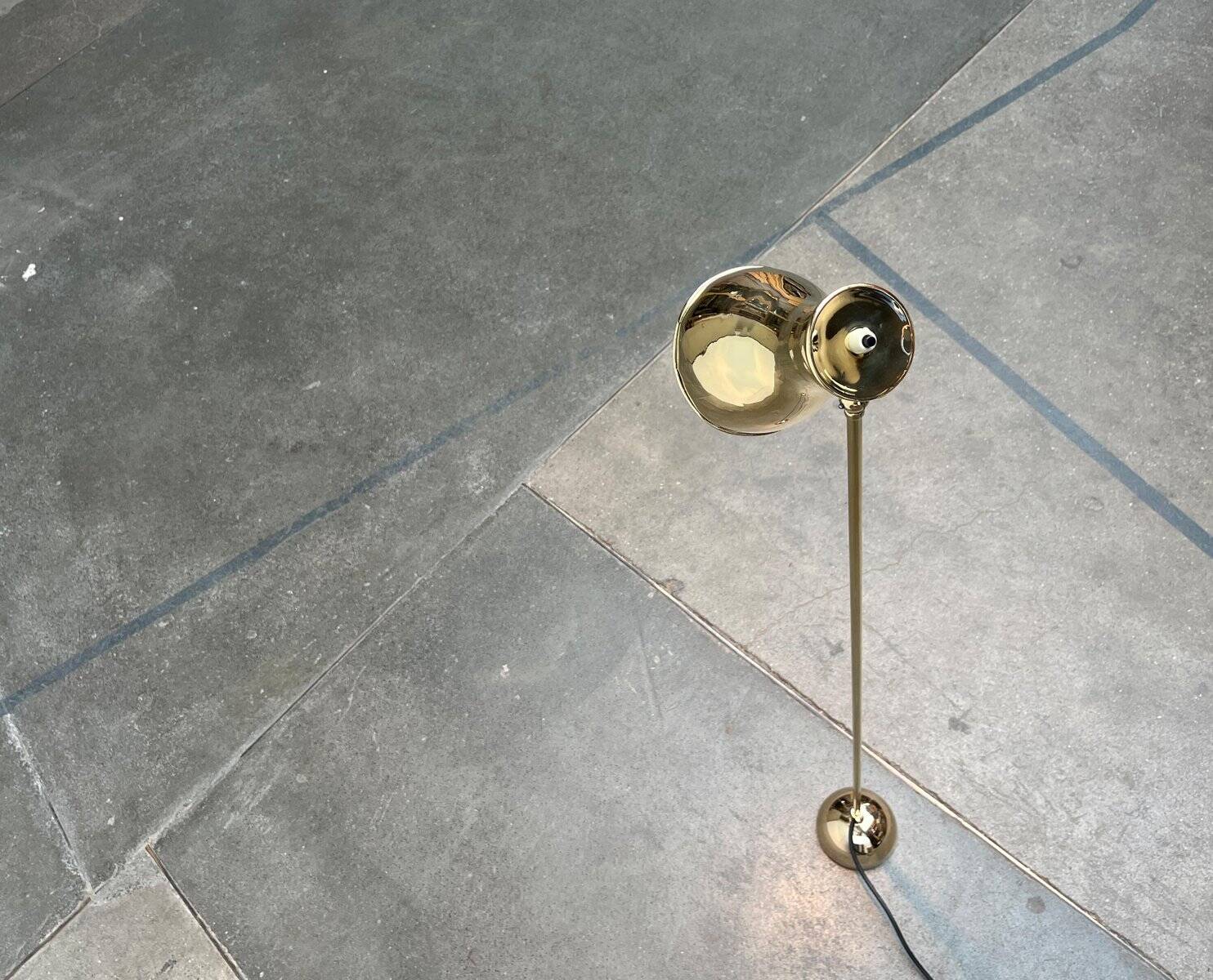 Minimalist brass floor lamp from the mid-century by Dieter Schulz for Wohnbedarf Ag, 1950s.