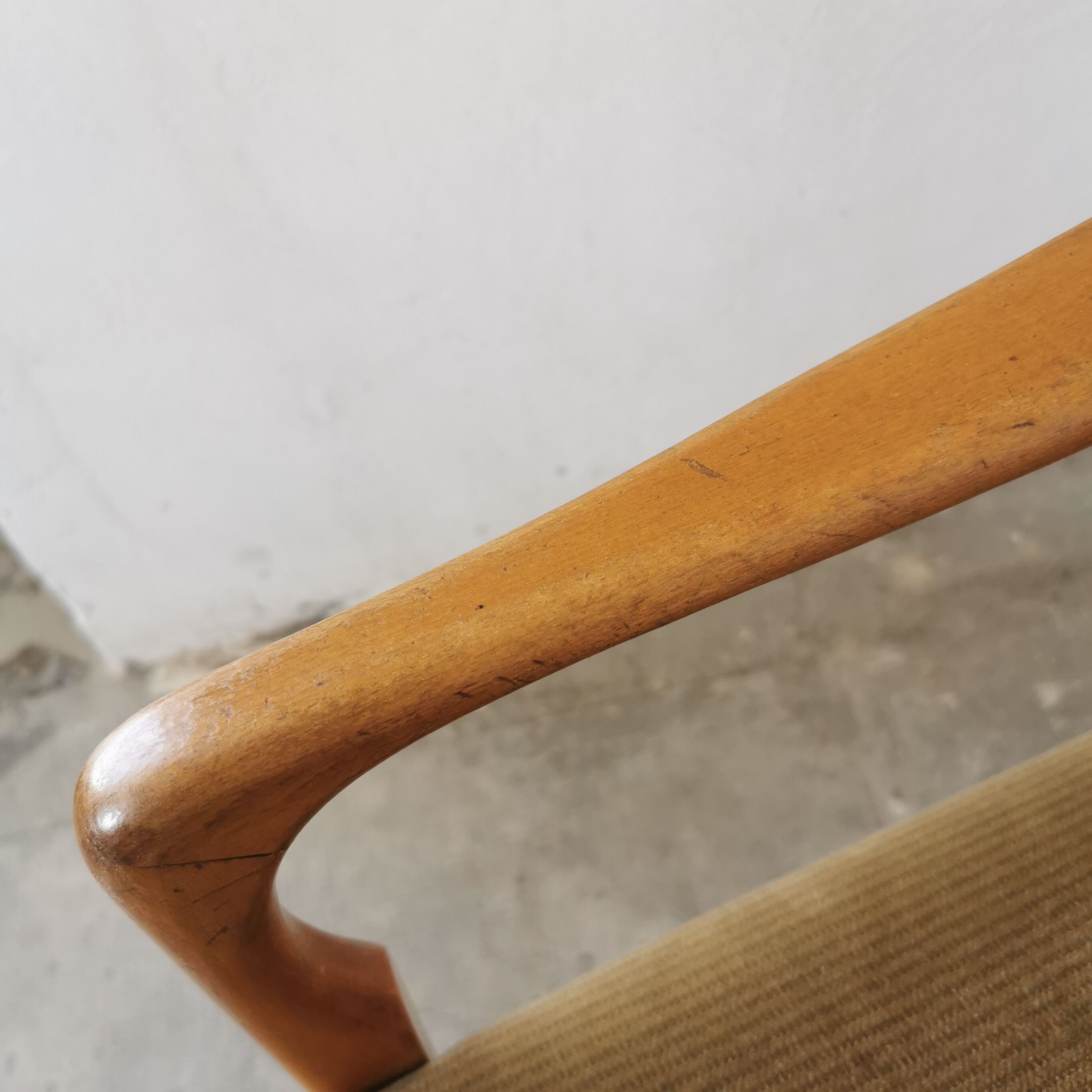 Paire de fauteuils vintage bois et velours