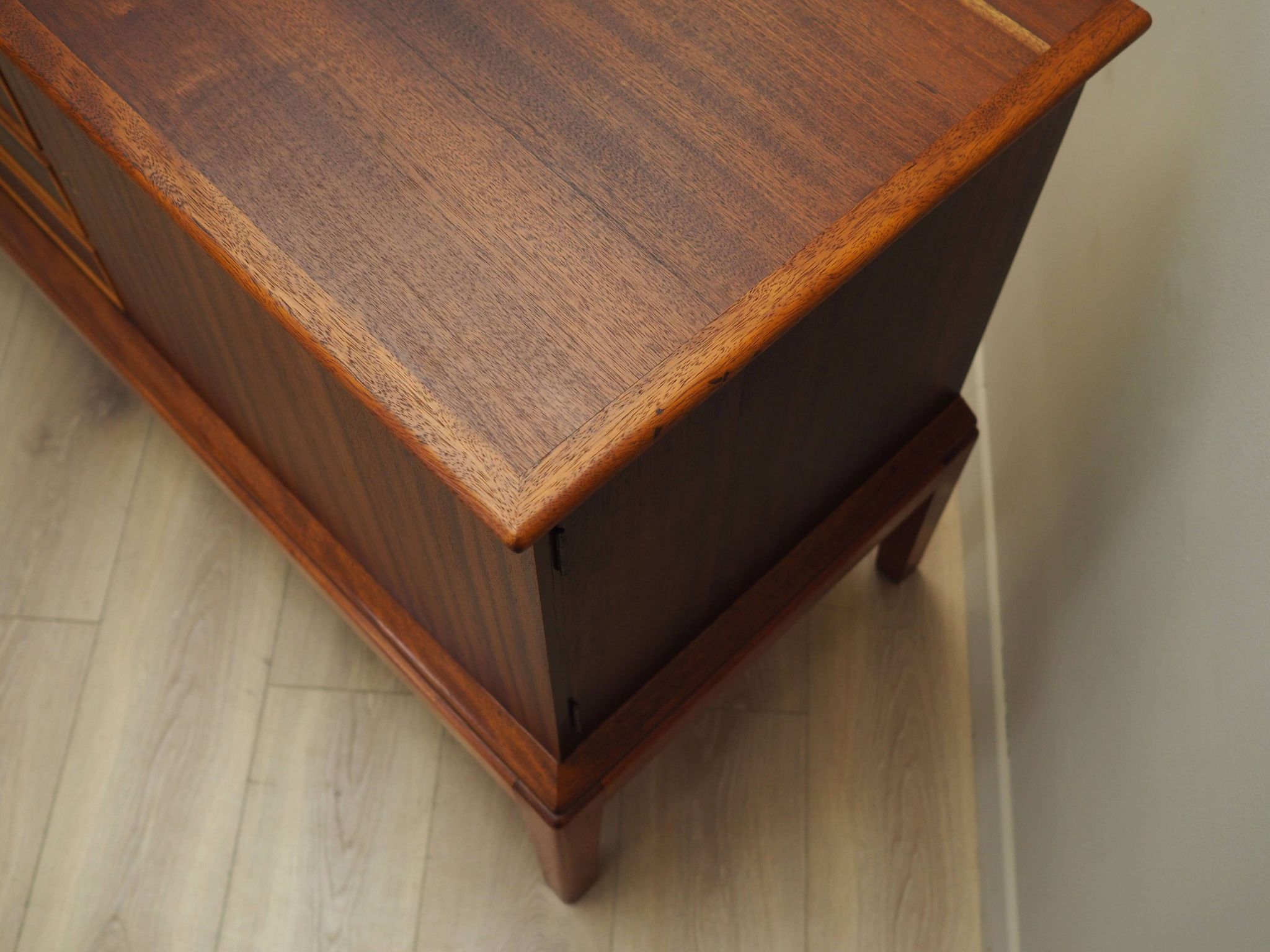 Enfilade en acajou, design danois, années 1970, production : Danemark