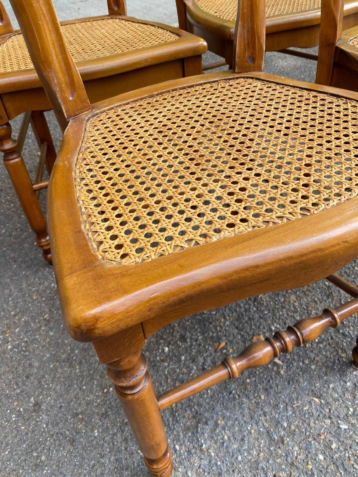 Set of 4 Louis-Philippe medallion chairs in wood with caned seats, 1970s.