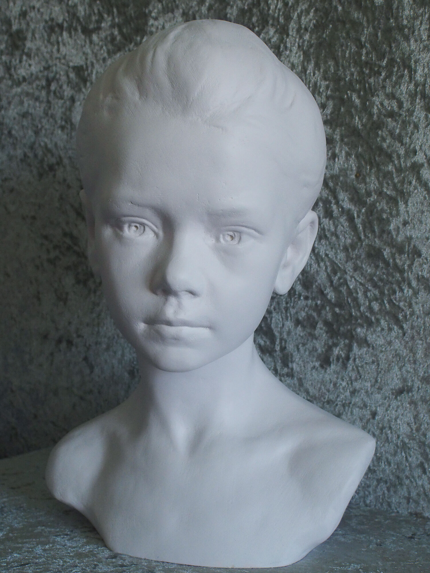 Bust girl with braid