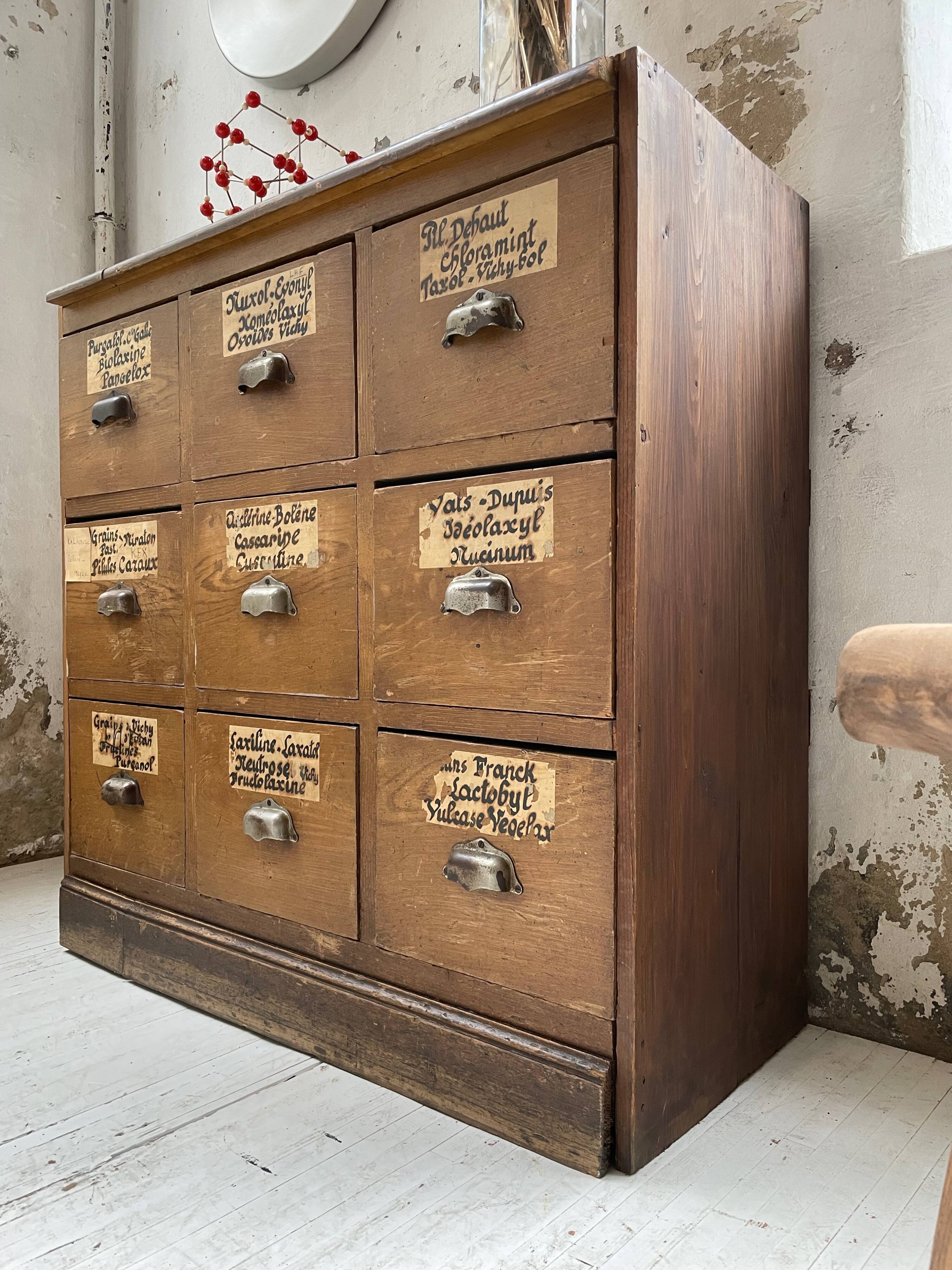 Meuble de métier à tiroirs pharmacie XIXème