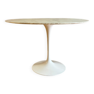 Table Tulipe par Eero Saarinen avec marbre Calacatta