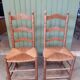 Paire de chaises paillées champêtres.