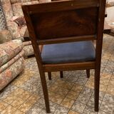 Chairs with armrests
