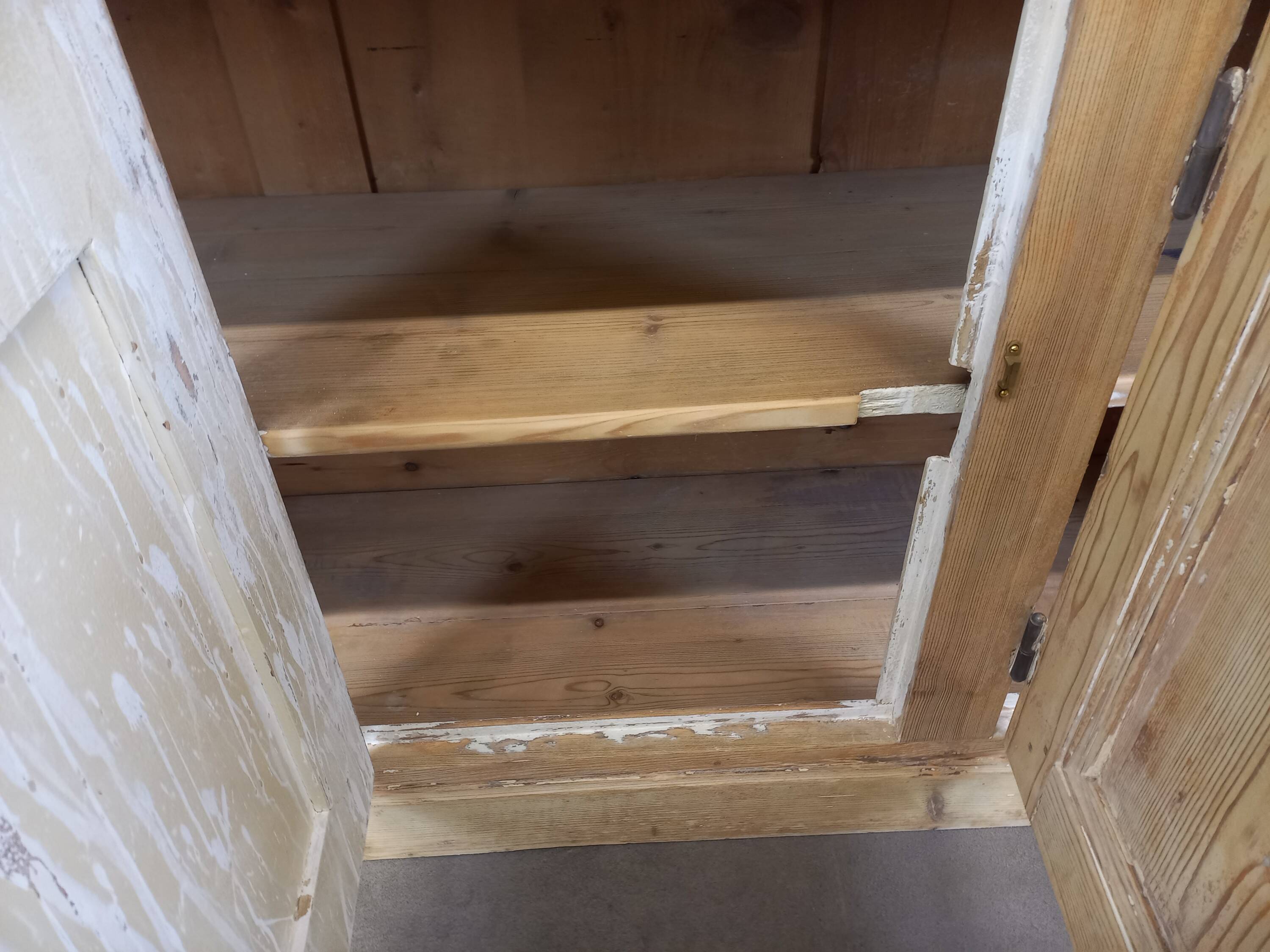 Rustic 3-door sideboard