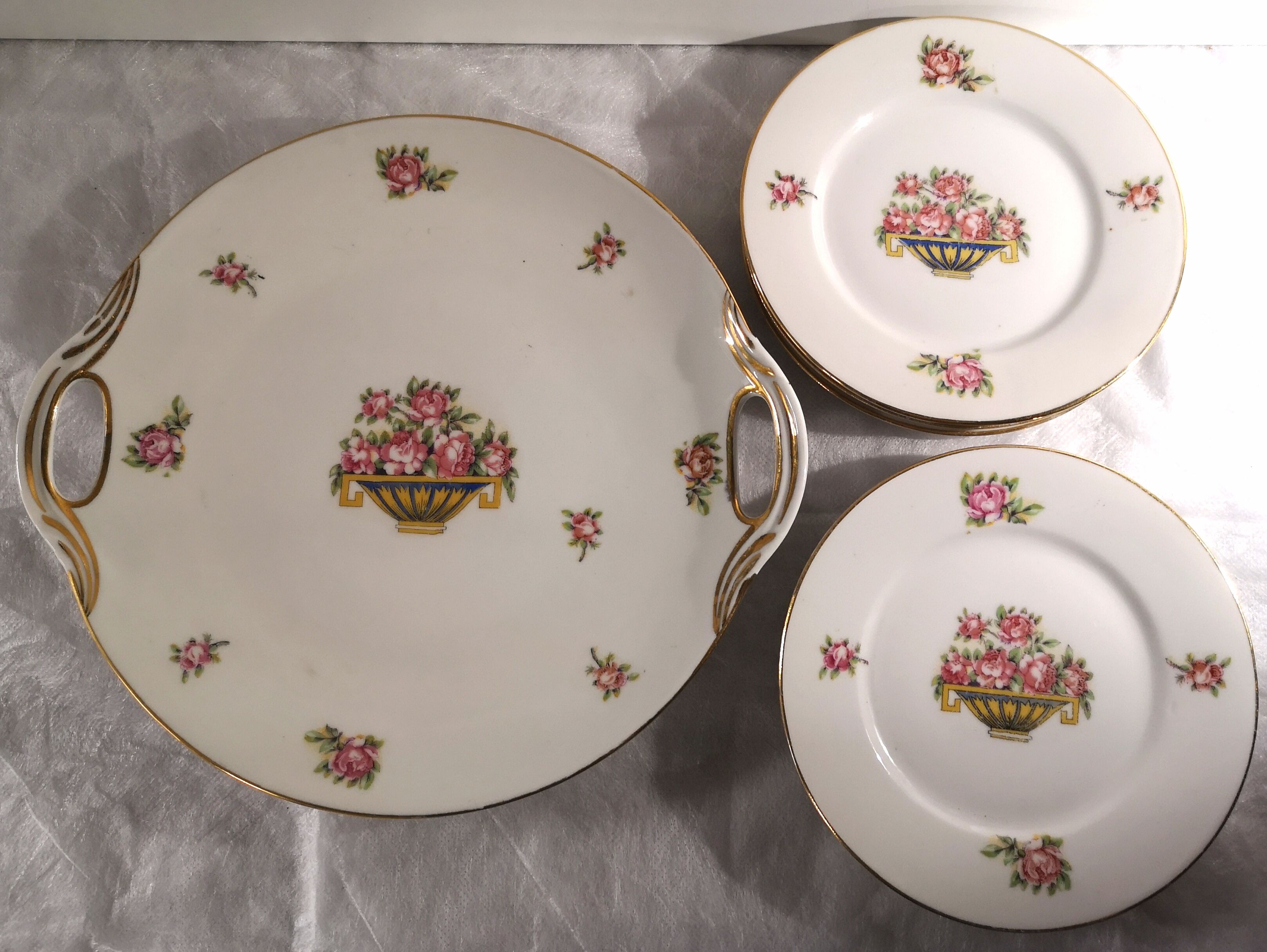 Rose decoration cake service