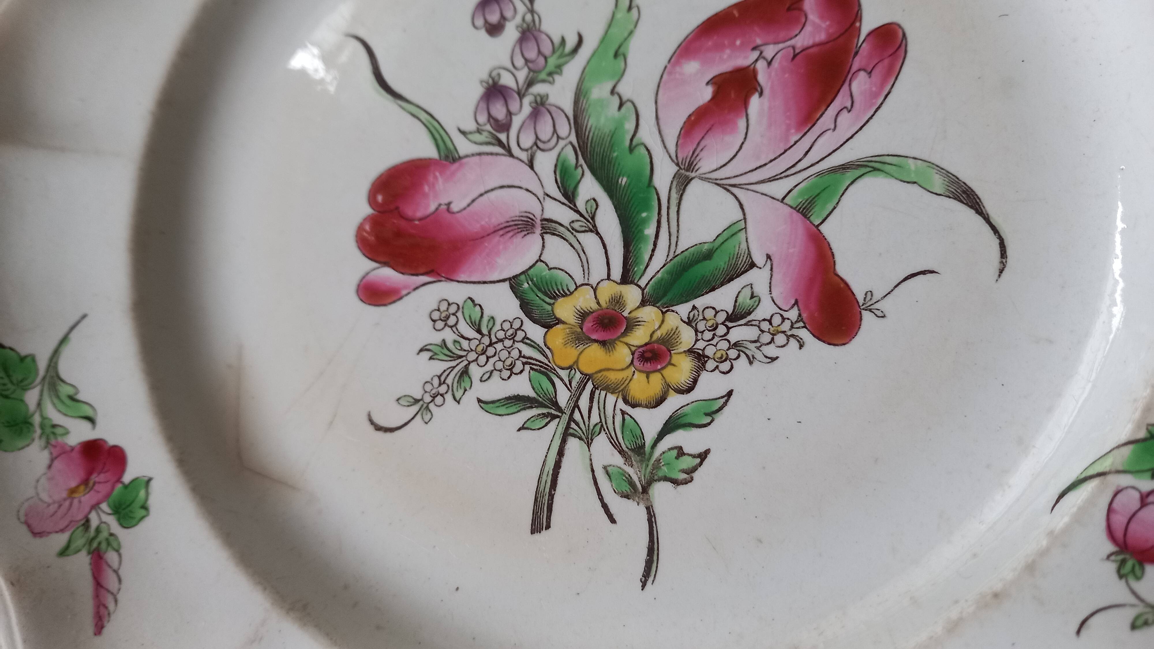 Flat plate from Lunéville with Keller and Guerin KG coat of arms